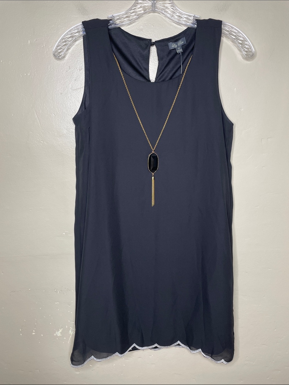 LILY ROSE Black Scalloped Hem Built-In Removable Necklace LBD Shift Dress NWT XS